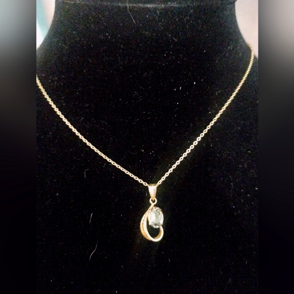Vintage Mid century Gold Plated Genuine Natural Stone Filigree Pendant Necklac